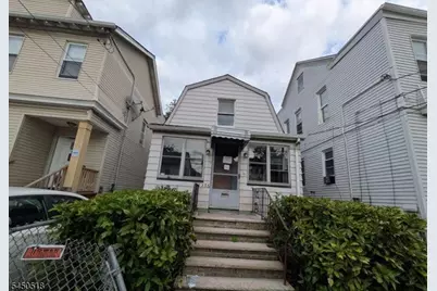 376 Myrtle Ave, Irvington, NJ 07111 - Photo 1