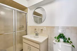 33 Henry Pl, Hackensack, NJ 07601 - Photo 17