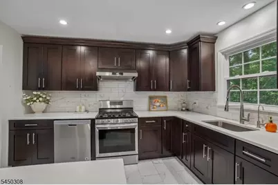 35 Iroquois Ave, Lincoln Park, NJ 07035 - Photo 7