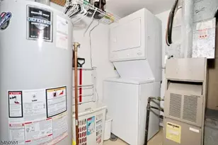 101 Quartz Ln, Paterson, NJ 07501 - Photo 19