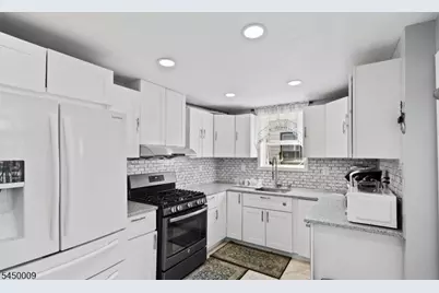 884 Townley Ave, Union Township, NJ 07083 - Photo 7