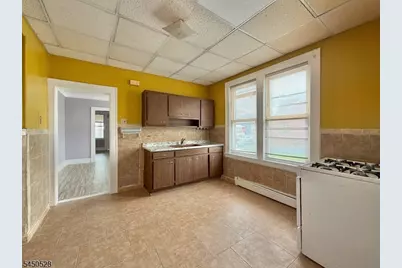 231 Myrtle Ave, Irvington, NJ 07111 - Photo 17