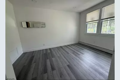 5 Van Wagoner Ave, Clifton, NJ 07013 - Photo 9