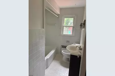 18 Carrol St, Fairfield, NJ 07004 - Photo 5