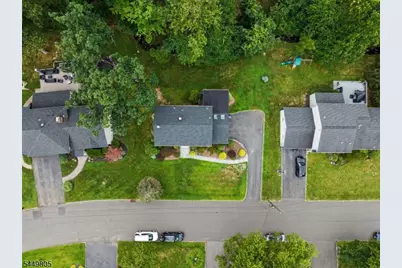 34 Cavell Place, West Caldwell, NJ 07006 - Photo 31