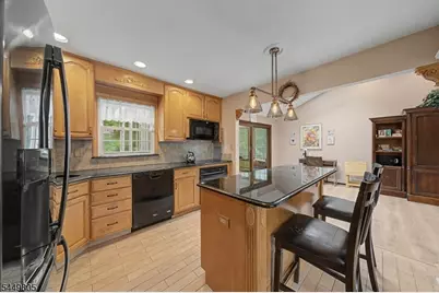 34 Cavell Place, West Caldwell, NJ 07006 - Photo 9