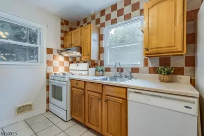 40 Brook Dr, Randolph Township, NJ 07869 - Photo 9