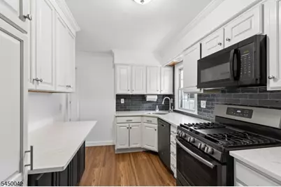 149 Severin Ct, Cranford Township, NJ 07016 - Photo 5