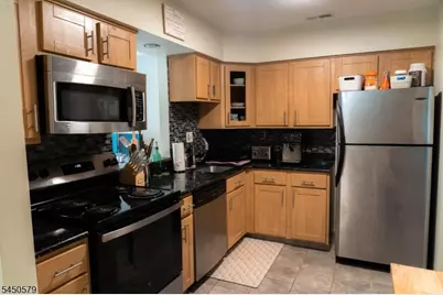 54 Cherrywood Dr, Franklin Township, NJ 08873 - Photo 5