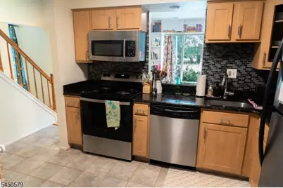 54 Cherrywood Dr, Franklin Township, NJ 08873 - Photo 7