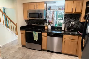 54 Cherrywood Dr, Franklin Township, NJ 08873 - Photo 7
