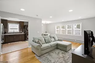 19 Evelyn Ct, Maplewood, NJ 07040 - Photo 3