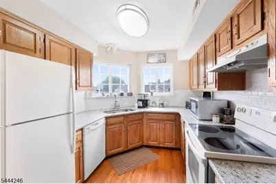 8 Bentley Court, Bedminster Township, NJ 07921 - Photo 7