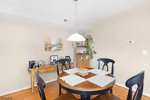8 Bentley Ct, Bedminster Township, NJ 07921 - Photo 9