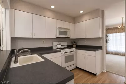 96 Easedale Rd, Wayne Twp., NJ 07470 - Photo 11