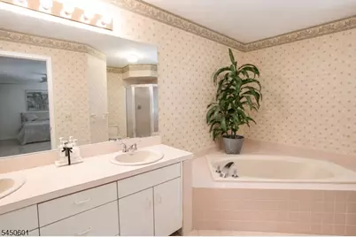 96 Easedale Rd, Wayne Twp., NJ 07470 - Photo 17