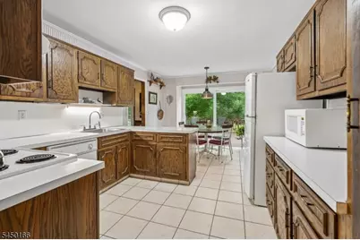 10 Sunnyfield Dr, Readington, NJ 08889 - Photo 9