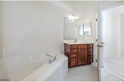 61 Bedford Dr, Montgomery Township, NJ 08558 - Photo 19