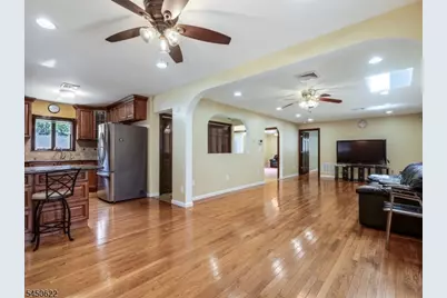 24 Winthrop Rd, Edison Twp., NJ 08817 - Photo 7