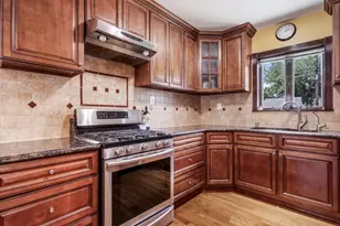 24 Winthrop Rd, Edison Twp., NJ 08817 - Photo 11