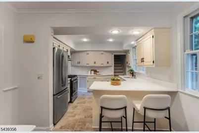 12 Marquette Rd, Montclair Twp., NJ 07043 - Photo 15