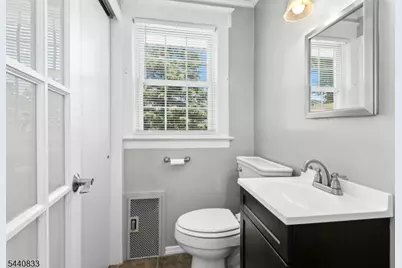 48 Mansion Ter, Cranford Township, NJ 07016 - Photo 13