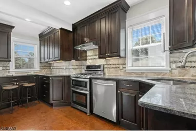 48 Mansion Ter, Cranford Township, NJ 07016 - Photo 9