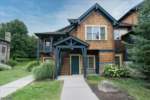8 Maple Cres Unit, Vernon, NJ 07462 - Photo 1