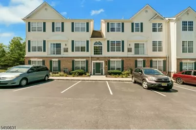 428 Lenape Ln, Lopatcong Township, NJ 08865 - Photo 1