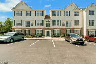 428 Lenape Ln, Lopatcong Township, NJ 08865 - Photo 1