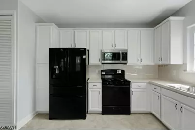 428 Lenape Ln, Lopatcong Township, NJ 08865 - Photo 11