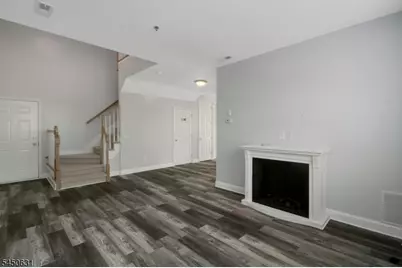 428 Lenape Ln, Lopatcong Township, NJ 08865 - Photo 5
