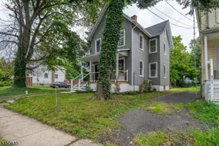 806 E 2nd St, Plainfield, NJ 07062 - Photo 3