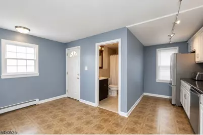 539 Joyce St, Orange, NJ 07050 - Photo 7