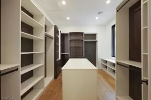63 Billingsley Dr, Livingston, NJ 07039 - Photo 27
