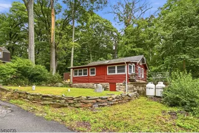 26 Clubhouse Ave, West Milford, NJ 07480 - Photo 3