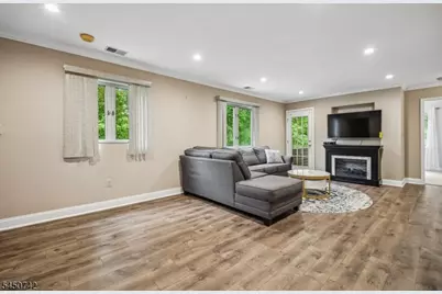 63 Sunrise Dr, Hanover Township, NJ 07981 - Photo 5