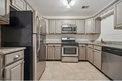63 Sunrise Dr, Hanover Township, NJ 07981 - Photo 7