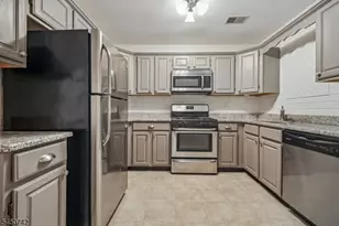 63 Sunrise Dr, Hanover Township, NJ 07981 - Photo 7