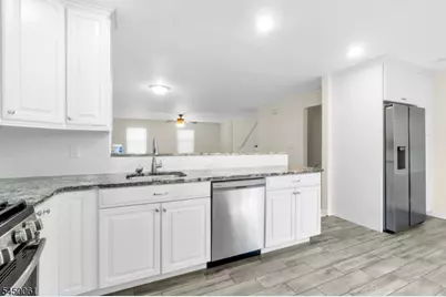 3641 Bergen Ct, North Bergen, NJ 07047 - Photo 9