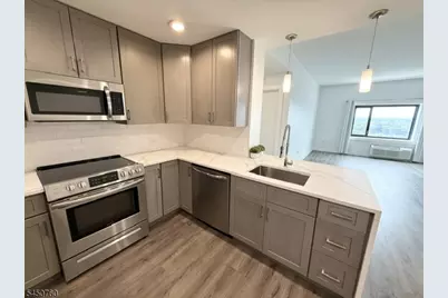 1 Carriage City Plz #1620, Rahway, NJ 07065 - Photo 3