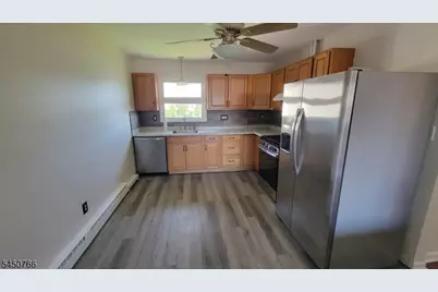 39 Wadsworth St, Wallington, NJ 07057 - Photo 5