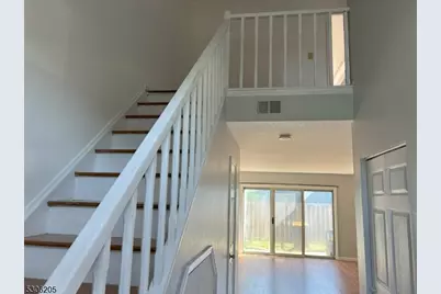 51 Canterbury Cir, Franklin Township, NJ 08873 - Photo 5