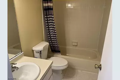 51 Canterbury Cir, Franklin Township, NJ 08873 - Photo 11