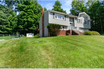 17 Stafford Dr, Wanaque, NJ 07465 - Photo 3