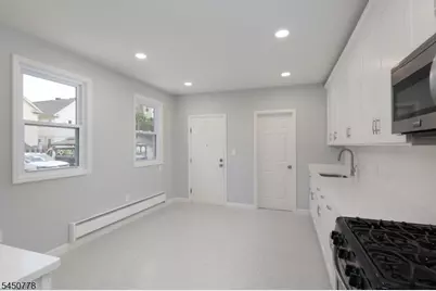 812 Bayway Ave #2B, Elizabeth, NJ 07202 - Photo 3