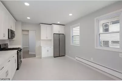812 Bayway Ave #2B, Elizabeth, NJ 07202 - Photo 5