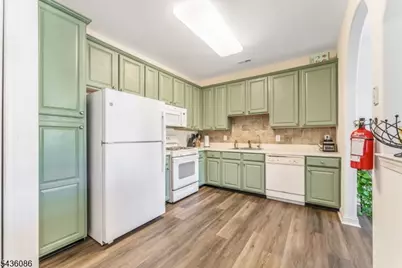 62 Limerick Ln, Lopatcong Township, NJ 08865 - Photo 11