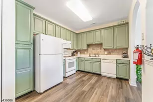 62 Limerick Ln, Lopatcong Township, NJ 08865 - Photo 11