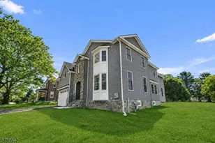 210 Corliss Ave, Phillipsburg, NJ 08865 - Photo 1